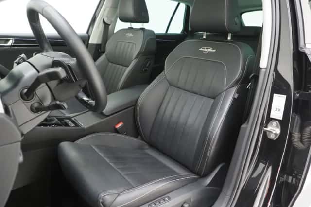 Škoda Superb (2022) thumbnail 4