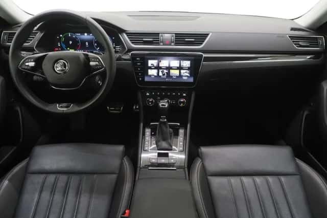 Škoda Superb (2022) thumbnail 5