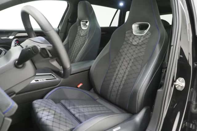 Volkswagen Passat (2025) thumbnail 4