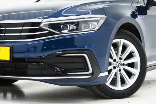 Volkswagen Passat (2022) thumbnail 6