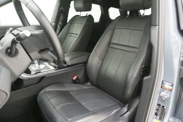 Land Rover Range Rover Evoque (2022) thumbnail 4