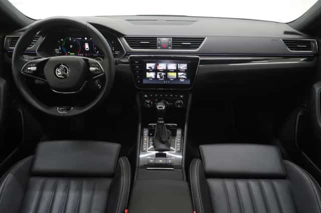 Škoda Superb (2023) thumbnail 5
