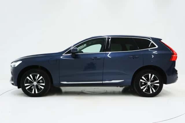 Volvo XC60 (2022) thumbnail 2
