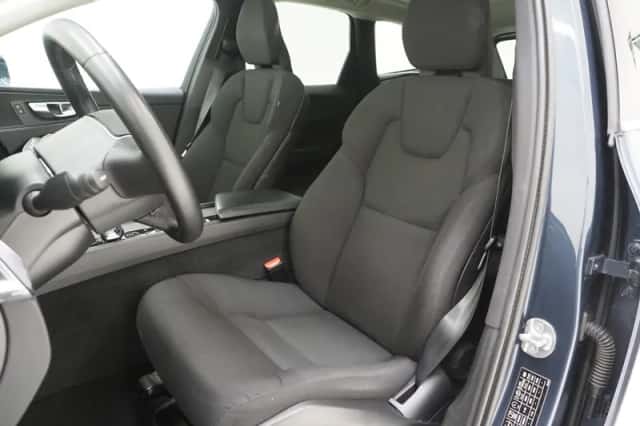 Volvo XC60 (2022) thumbnail 4