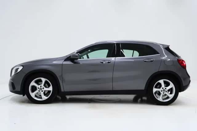 Mercedes-Benz GLA-Klasse (2017) thumbnail 2