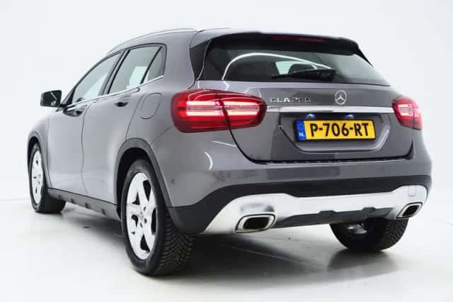 Mercedes-Benz GLA-Klasse (2017) thumbnail 3
