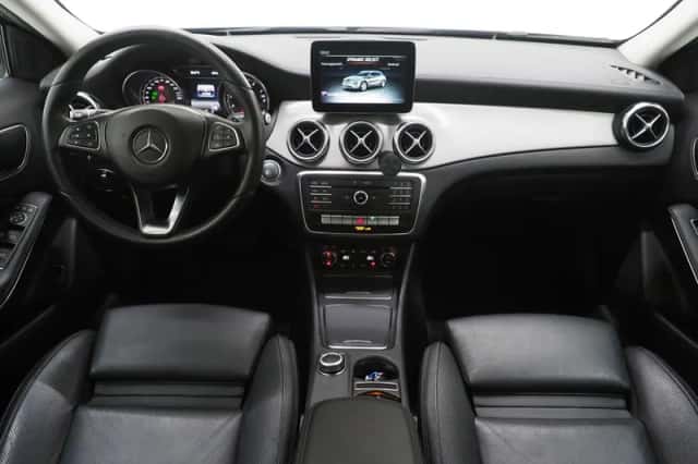 Mercedes-Benz GLA-Klasse (2017) thumbnail 5