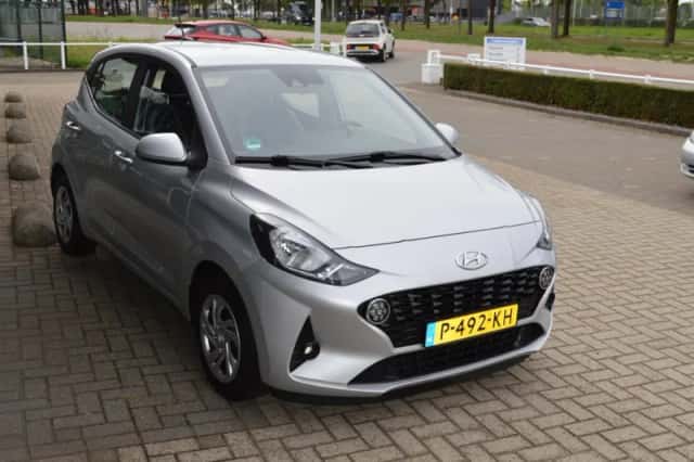 Hyundai i10 (2022) thumbnail 3