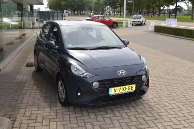 Hyundai i10 (2021) thumbnail 3