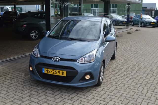Hyundai i10 (2017) thumbnail 2