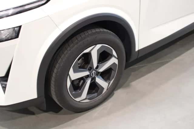 Nissan Qashqai (2023) thumbnail 3