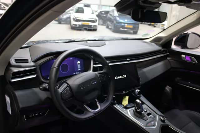 Lynk & Co 01 (2023) thumbnail 4