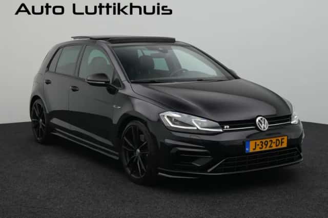 Volkswagen Golf (2019) thumbnail 2