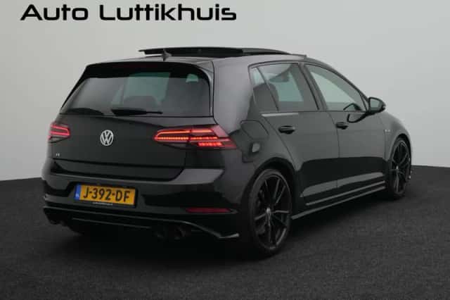 Volkswagen Golf (2019) thumbnail 4