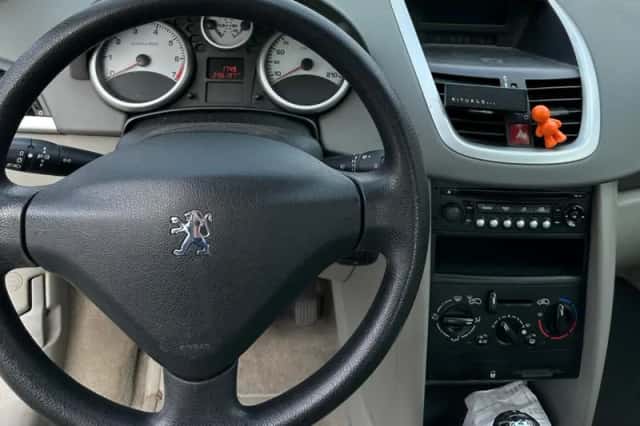 Peugeot 207 (2007) thumbnail 5