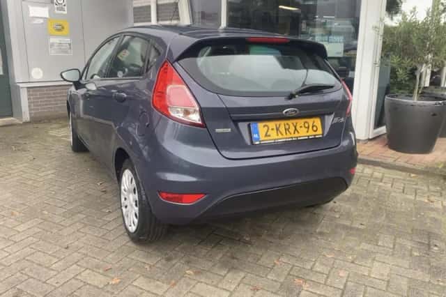 Ford Fiesta (2013) thumbnail 6