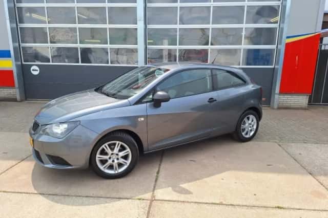 SEAT Ibiza (2013) thumbnail 3