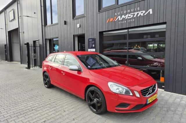 Volvo V60 (2013) thumbnail 3