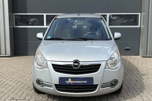 Opel Agila (2012) thumbnail 2