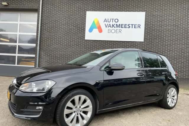 Volkswagen Golf (2016) thumbnail 1