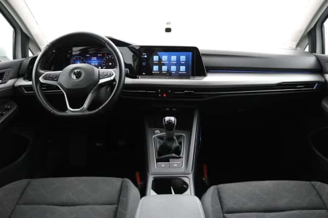 Volkswagen Golf (2021) thumbnail 4