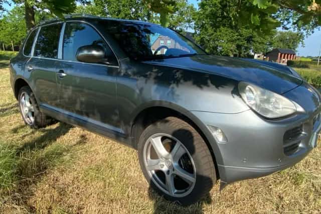 Porsche Cayenne (2005) thumbnail 3