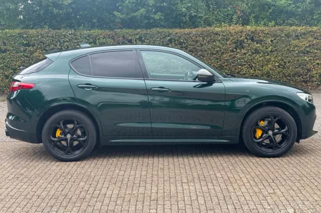 Alfa Romeo Stelvio (2021) thumbnail 5