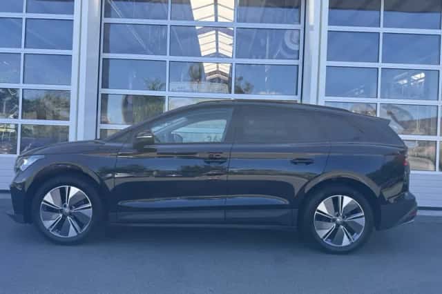 Škoda Enyaq (2023) thumbnail 3