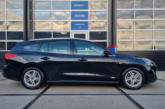Ford Focus (2020) thumbnail 4