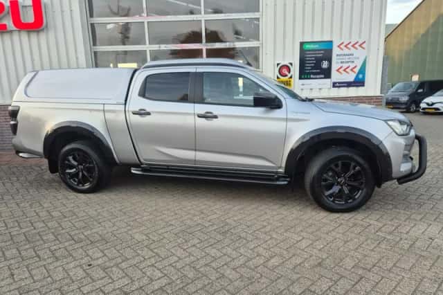 Isuzu D-Max (2024) thumbnail 2