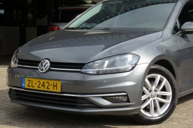 Volkswagen Golf (2018) thumbnail 3