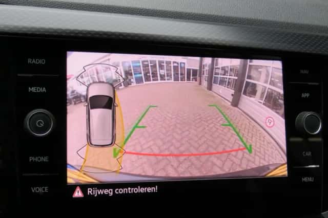 Volkswagen T-Cross (2023) thumbnail 4