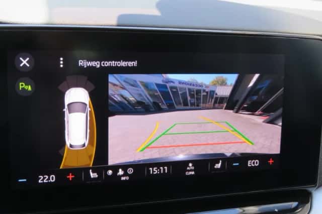 Škoda Octavia (2021) thumbnail 4