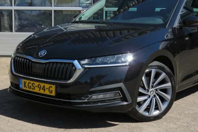 Škoda Octavia (2021) thumbnail 5