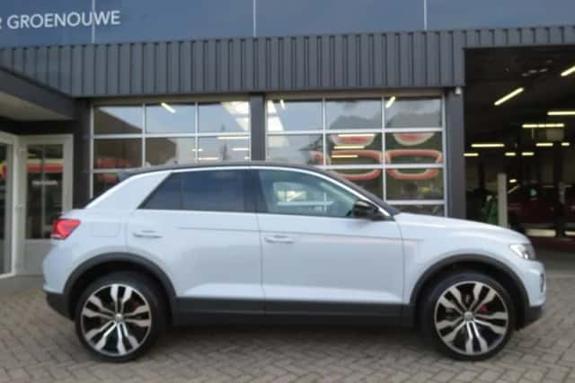 Volkswagen T-Roc (2019) thumbnail 6