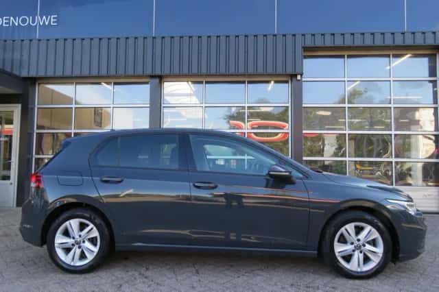 Volkswagen Golf (2020) thumbnail 4
