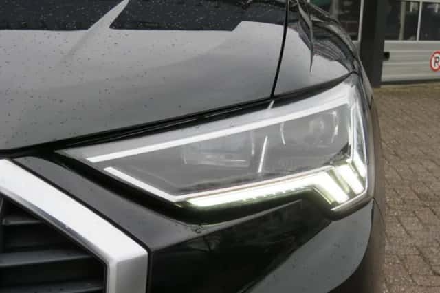 Audi Q3 (2021) thumbnail 4