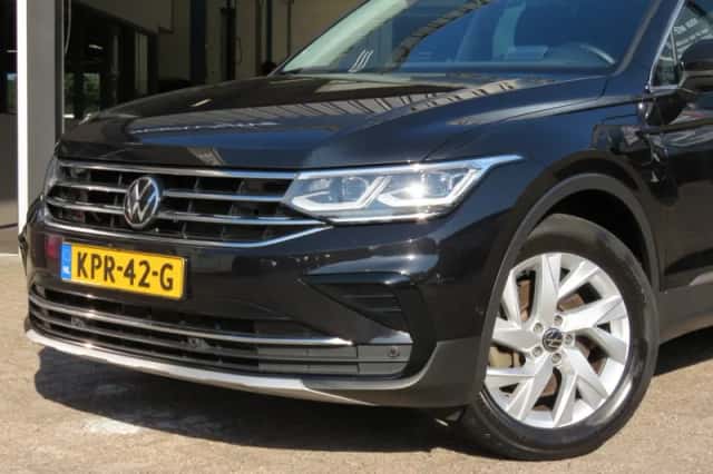 Volkswagen Tiguan (2023) thumbnail 4