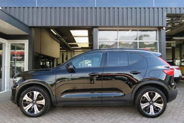 Volvo XC40 (2022) thumbnail 3