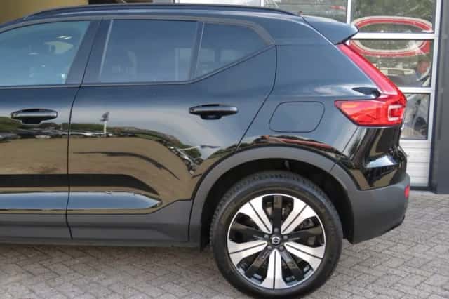 Volvo XC40 (2022) thumbnail 4