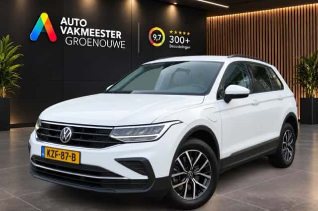 Volkswagen Tiguan (2021) thumbnail 1