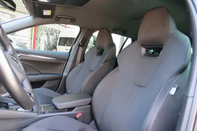 Škoda Octavia (2022) thumbnail 3