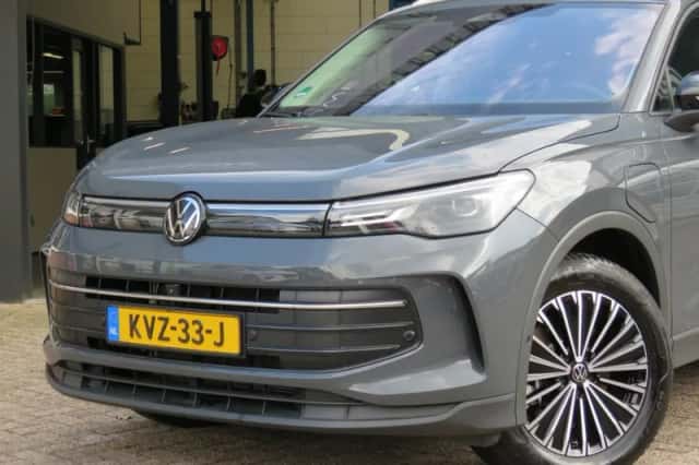Volkswagen Tiguan (2025) thumbnail 4