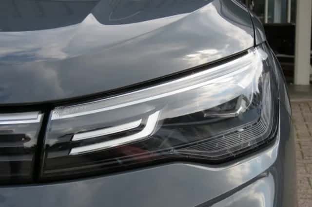 Volkswagen Tiguan (2025) thumbnail 5