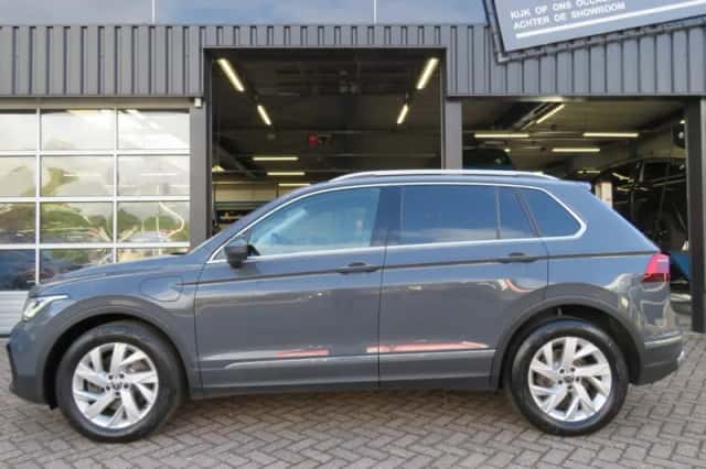 Volkswagen Tiguan (2022) thumbnail 4
