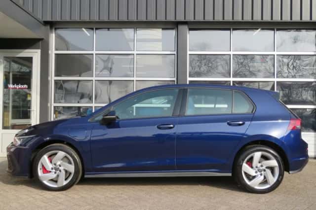 Volkswagen Golf (2021) thumbnail 3