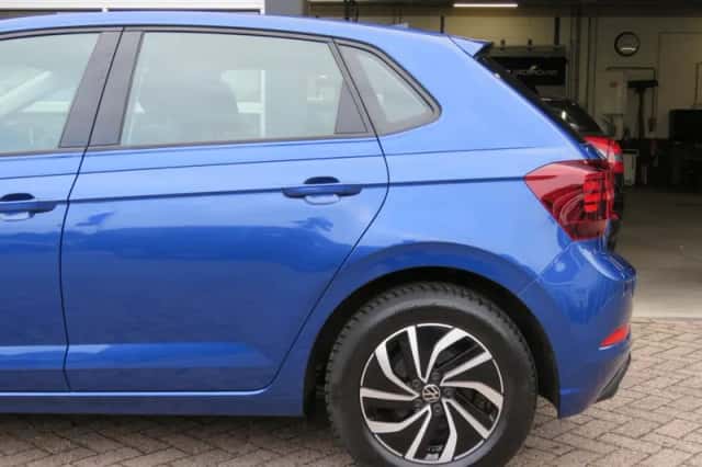Volkswagen Polo (2023) thumbnail 5