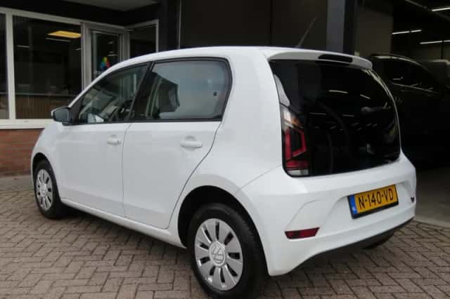 Volkswagen Up! (2022) thumbnail 4