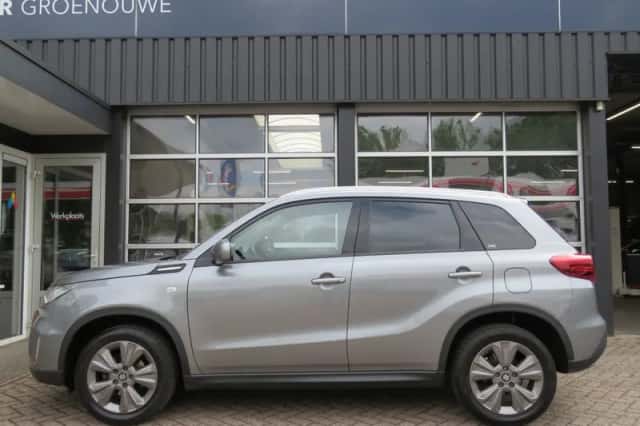 Suzuki Vitara (2019) thumbnail 3