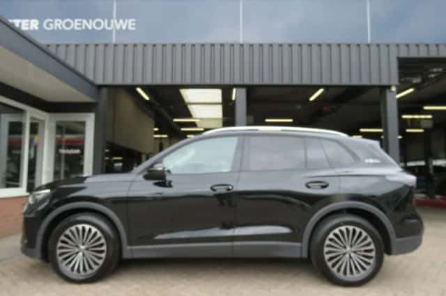 Volkswagen Tiguan (2025) thumbnail 2